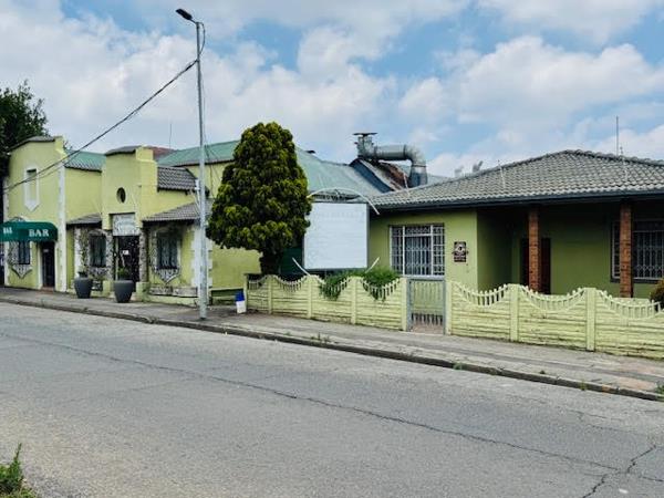 460  m² Commercial space