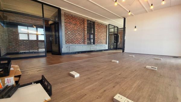 306  m² Commercial space
