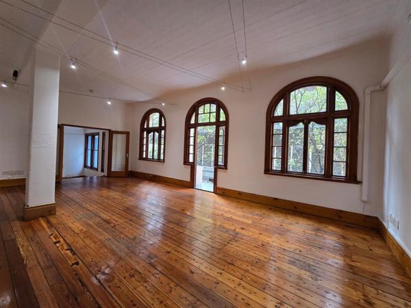 208  m² Office Space