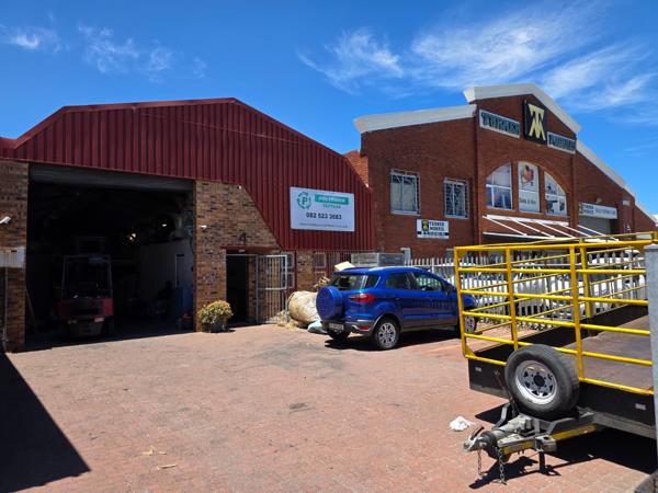 325  m² Industrial space