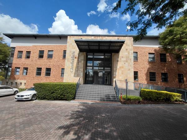 212  m² Commercial space