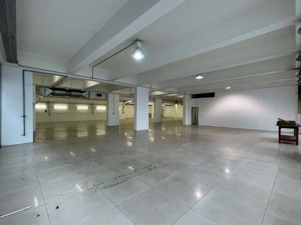 888  m² Retail Space