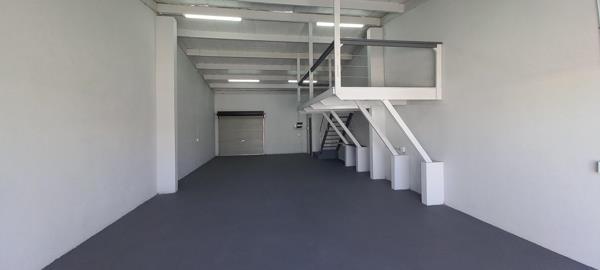 111  m² Commercial space