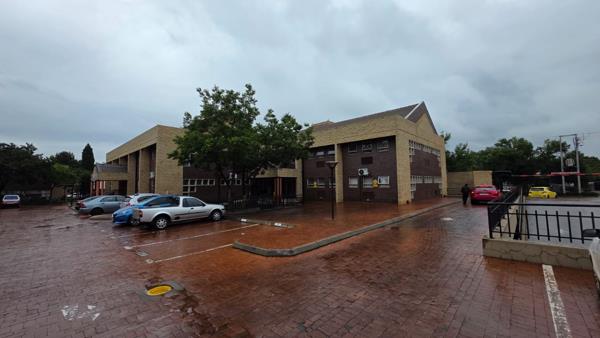 326  m² Commercial space