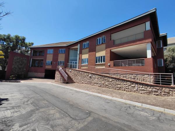 224  m² Commercial space