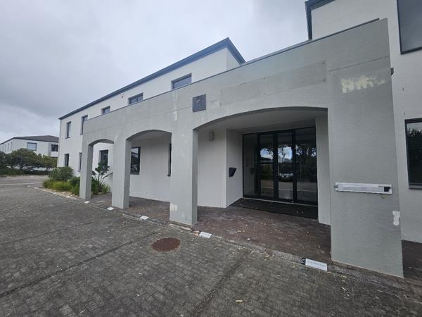 272  m² Commercial space
