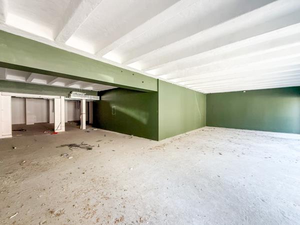 272  m² Retail Space