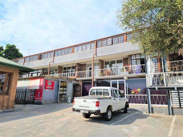 77  m² Commercial space