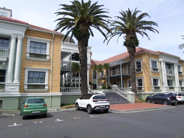 454  m² Office Space