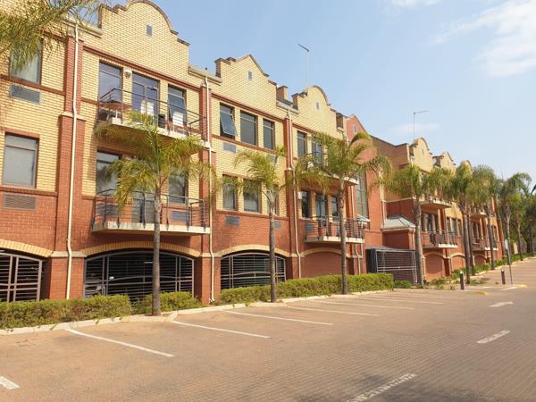 66  m² Commercial space