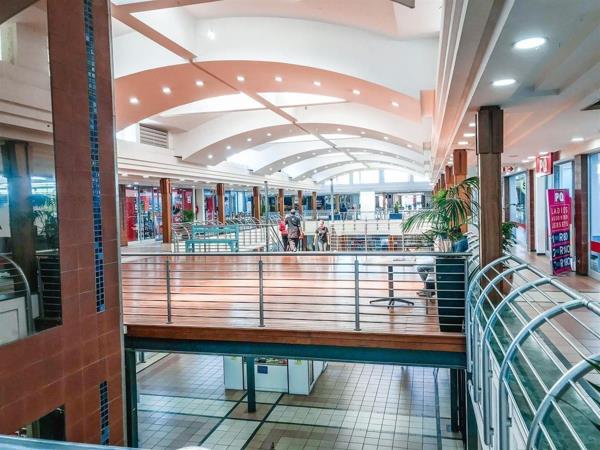 101  m² Retail Space