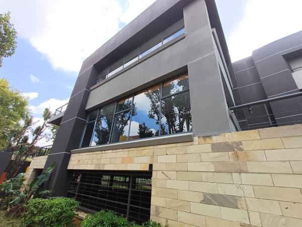 1 400  m² Commercial space