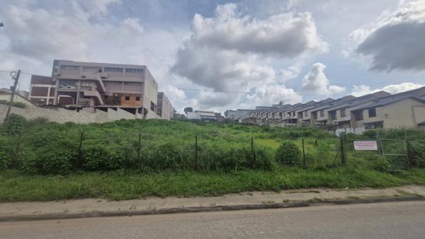 2 000 m² Land