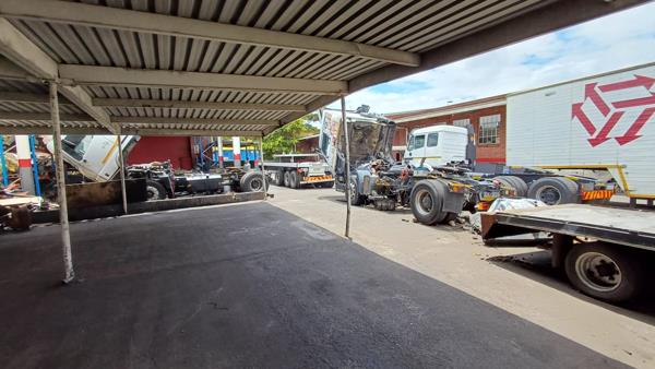 1 164  m² Industrial space