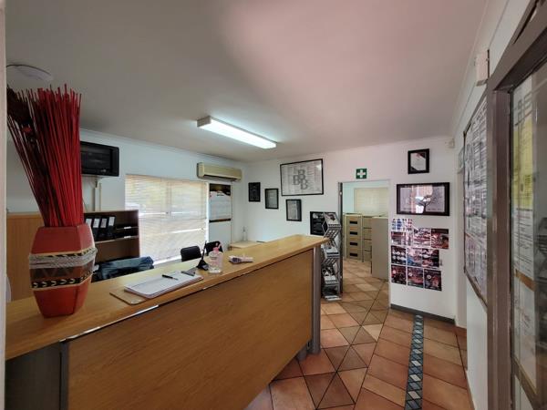 200  m² Commercial space