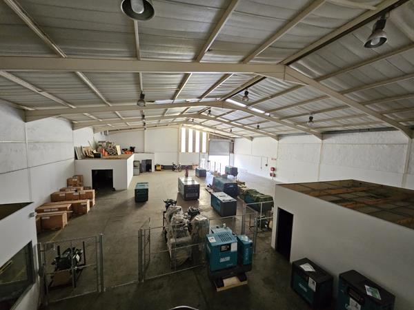 1 220  m² Industrial space