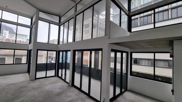 330  m² Retail Space