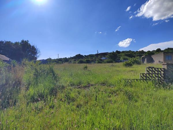 1 600 m² Land