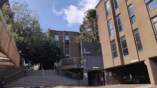 496  m² Office Space