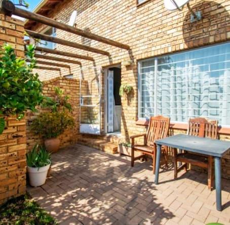 2 Bedroom TownhouseSundowner - View 3