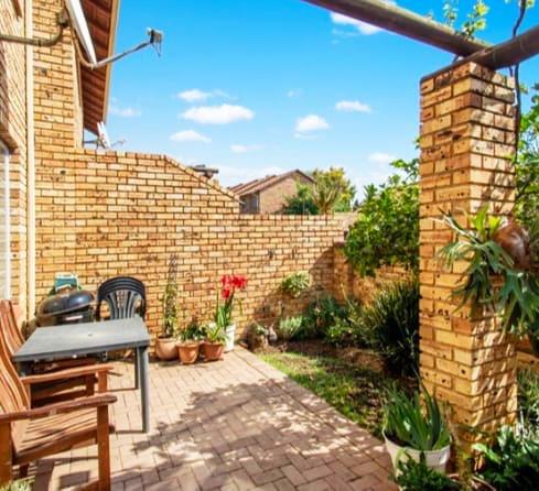 2 Bedroom TownhouseSundowner - View 4