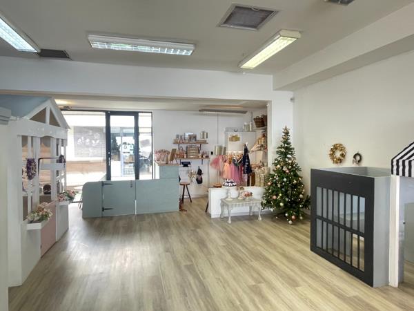 175  m² Commercial space