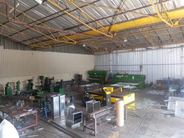 574  m² Industrial space