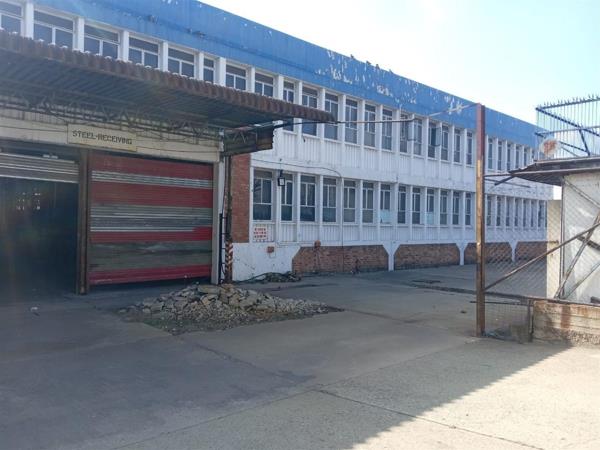 2 000  m² Industrial space