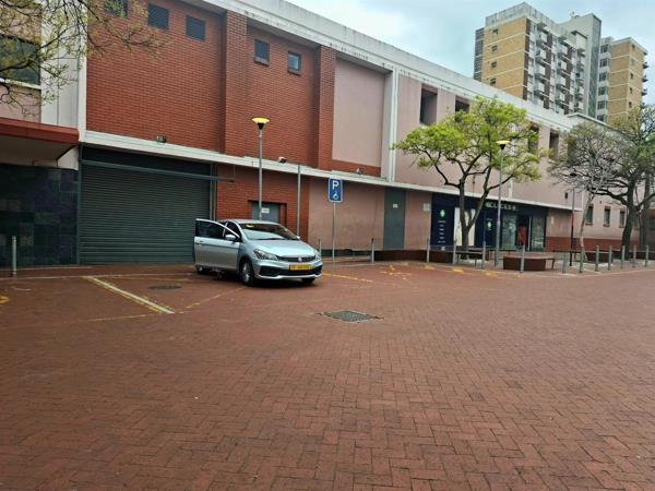 13 500  m² Commercial space