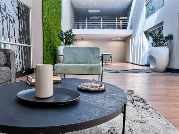 158  m² Commercial space