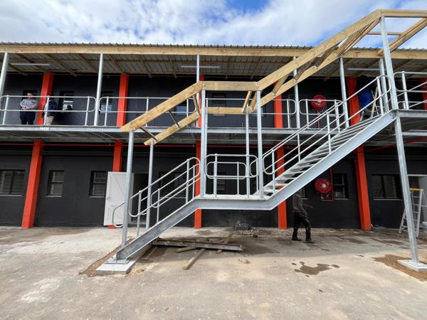 198  m² Industrial space