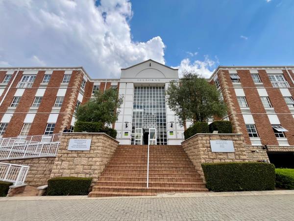 86  m² Commercial space