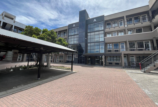 75  m² Commercial space