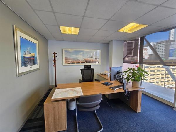 6 050  m² Commercial space