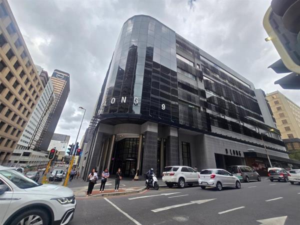 151  m² Commercial space