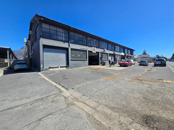 105  m² Industrial space