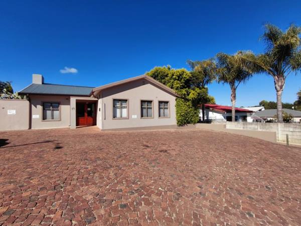 105  m² Commercial space