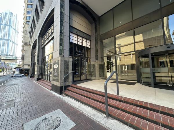 160  m² Commercial space