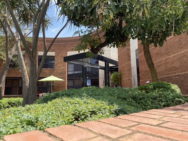 161  m² Commercial space