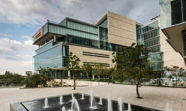 243  m² Commercial space