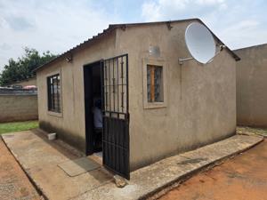 House in Leondale