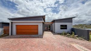 Townhouse in Palm Lakes Estate