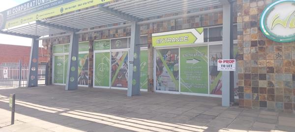 2 000  m² Commercial space