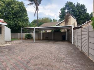 House in Esther Park