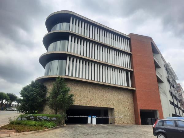 1 324  m² Commercial space