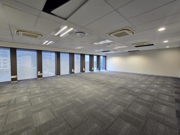 766  m² Commercial space