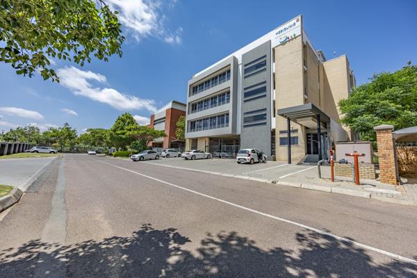 330  m² Commercial space