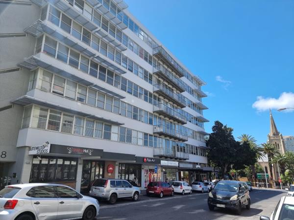 136  m² Commercial space