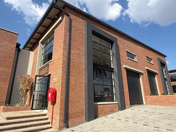 340  m² Industrial space