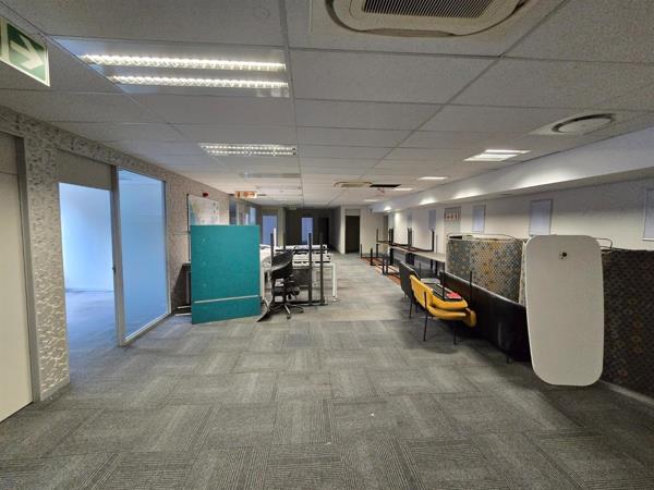 946  m² Office Space